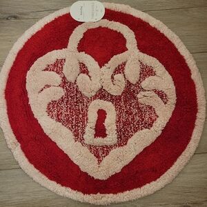 Threshold Red and Cream Heart Lock Round Bathroom Rug